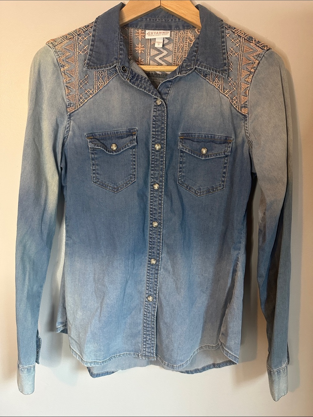 Shyanne Western Denim Snap Button Down With Pearlized Buttons and Embroidery, S